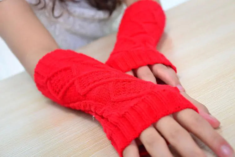 Yarn Twisted Gloves with Arm Coverage