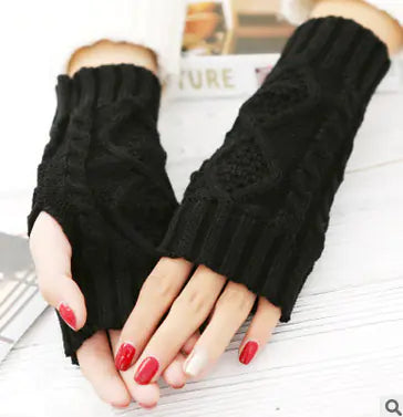 Yarn Twisted Gloves with Arm Coverage